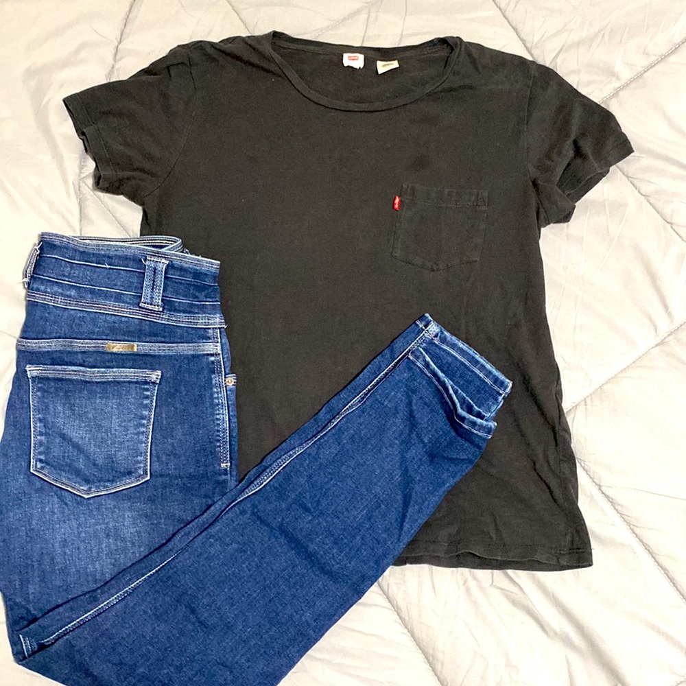 Short sleeve Levi’s pocket tee